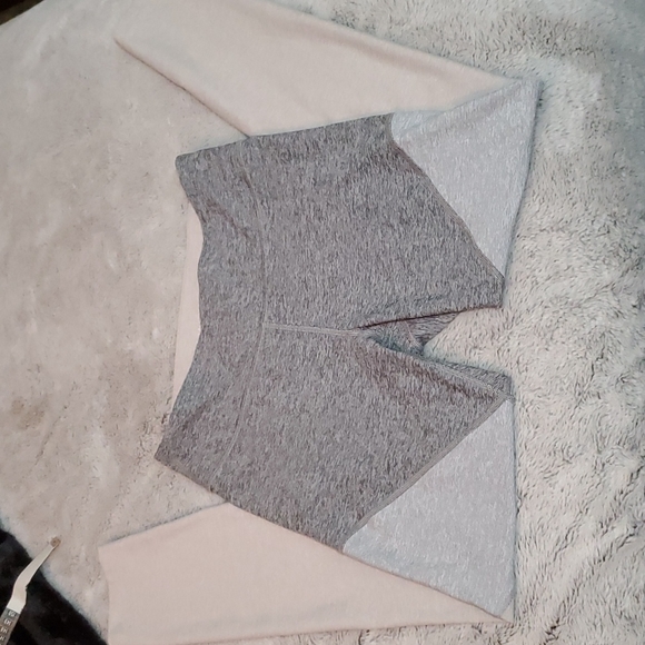 Outdoor Voices Pants - OUTDOOR VOICES Womens Springs 7/8 Leggings-Textured Compression-MidRise-EUC-Sz M